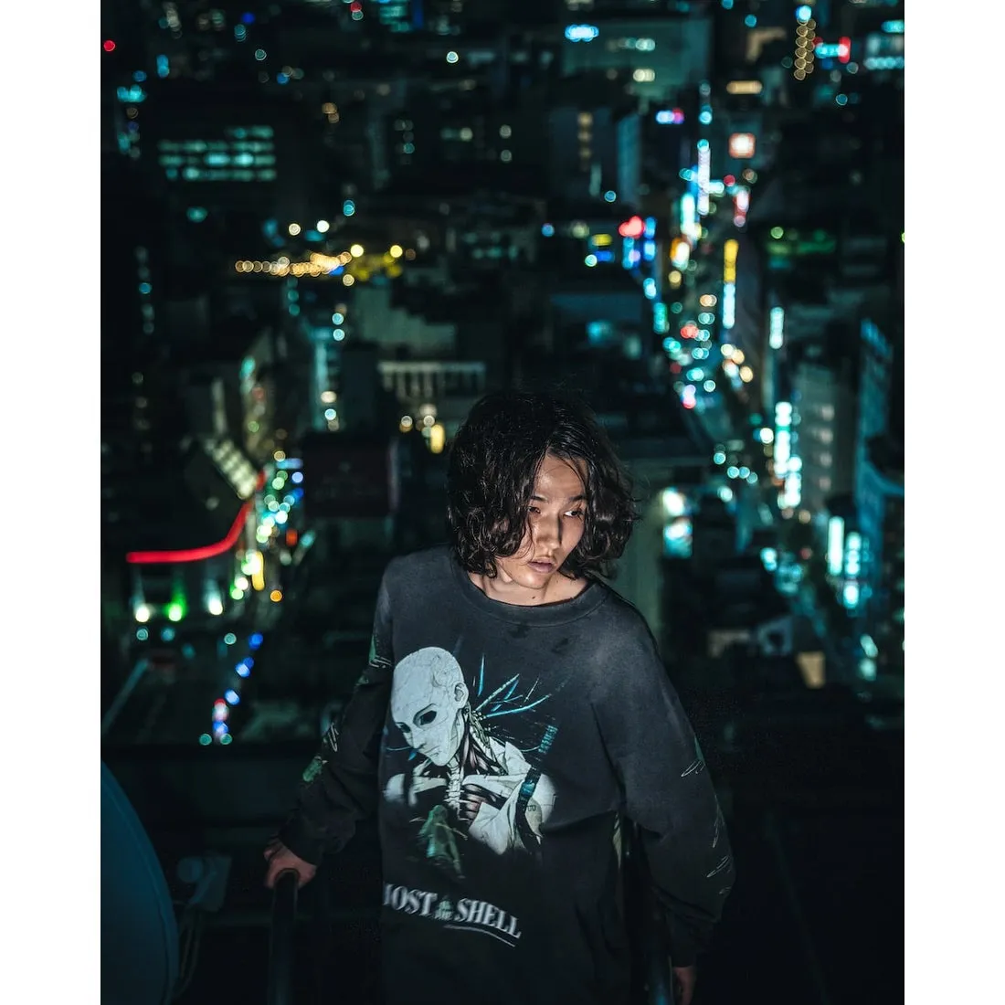 SAINT Mxxxxxx × GHOST IN THE SHELL Ghost in the Shell GS_LS TEE/GITS/BLK Big IP Ghost in the Shell co-branded model Motoko Kusanagi takes a bath Retro distressed long sleeves Washed black S-XL Ready-to-wear Assute dyeing Full-body spray fade/replacement fade Correct accessories Joint LOGO wash mark/main mark/cherub mark Super complex printing replica The drawing/pattern making cycle is very long and the hand graffiti is dirty.